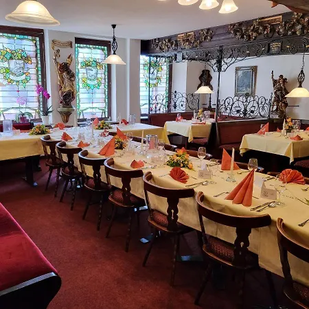 Hotel Weinhaus Am Stiftstor-3